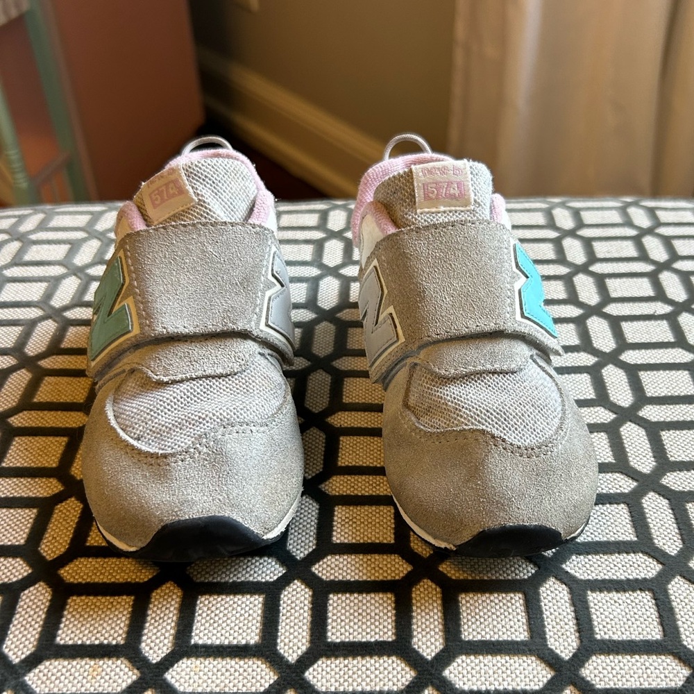 New Balance Hook and Loop Closure Sneakers size 9.5